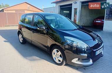 Минивэн Renault Scenic 2012 в 
