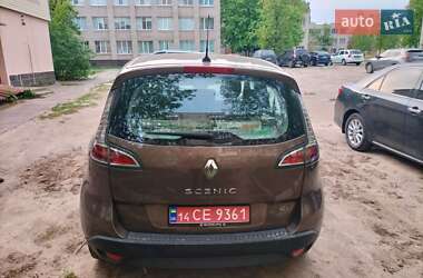 Минивэн Renault Scenic 2012 в 