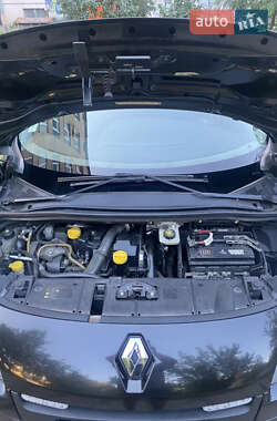 Минивэн Renault Scenic 2010 в 