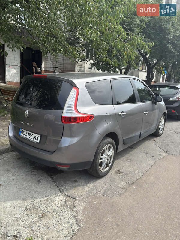 Минивэн Renault Scenic 2012 в Новояворовске