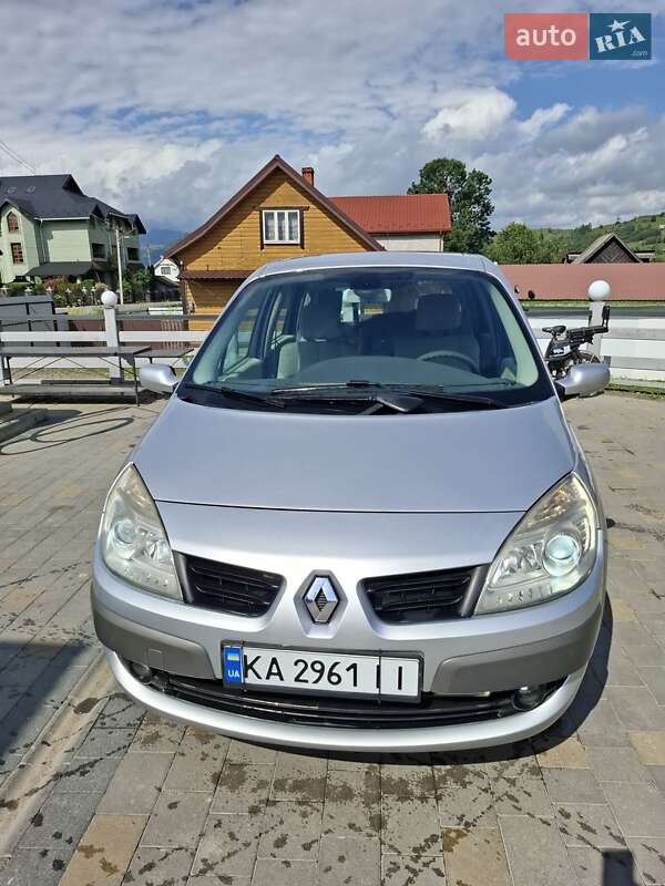 Минивэн Renault Scenic 2006 в Рахове