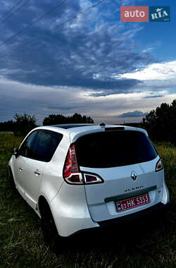 Минивэн Renault Scenic 2011 в 