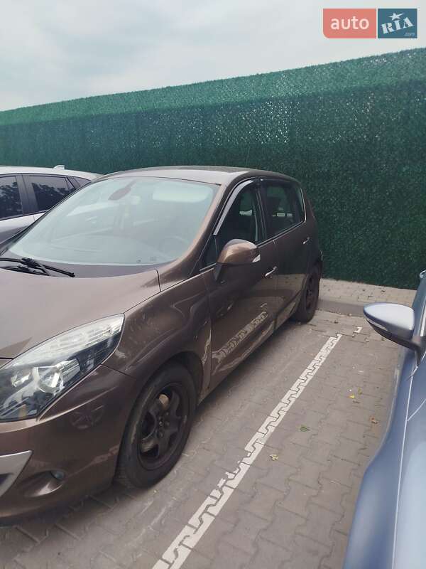 Минивэн Renault Scenic 2011 в Киеве