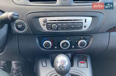 Минивэн Renault Scenic 2013 в 