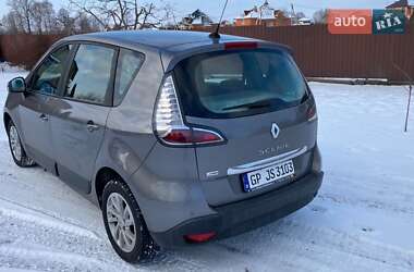 Минивэн Renault Scenic 2013 в 