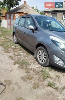 Минивэн Renault Scenic 2009 в Богодухове