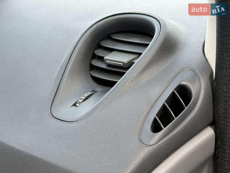 Мінівен Renault Scenic 2009 в Рівному