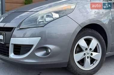 Минивэн Renault Scenic 2010 в 