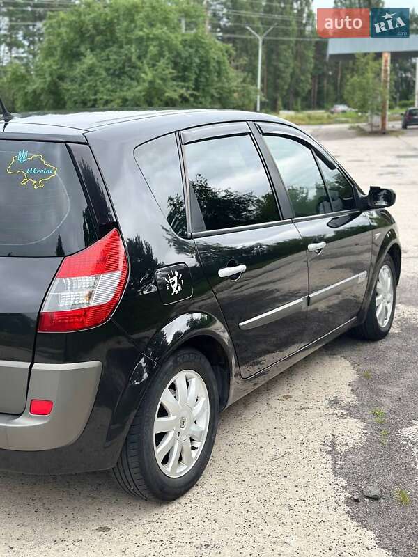 Минивэн Renault Scenic 2006 в Вараше