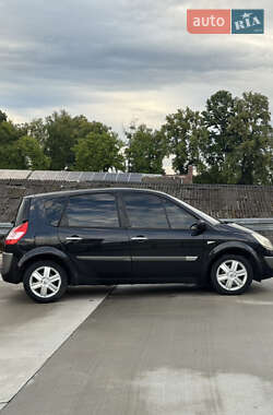 Минивэн Renault Scenic 2005 в 