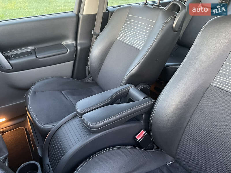 Минивэн Renault Scenic 2008 в Ровно