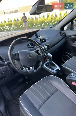Минивэн Renault Scenic 2014 в 