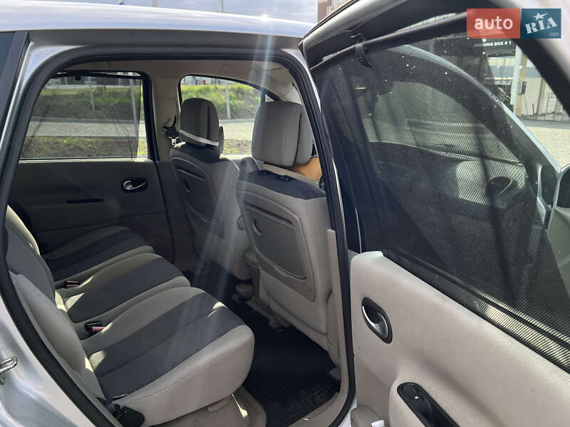 Минивэн Renault Scenic 2005 в Киеве