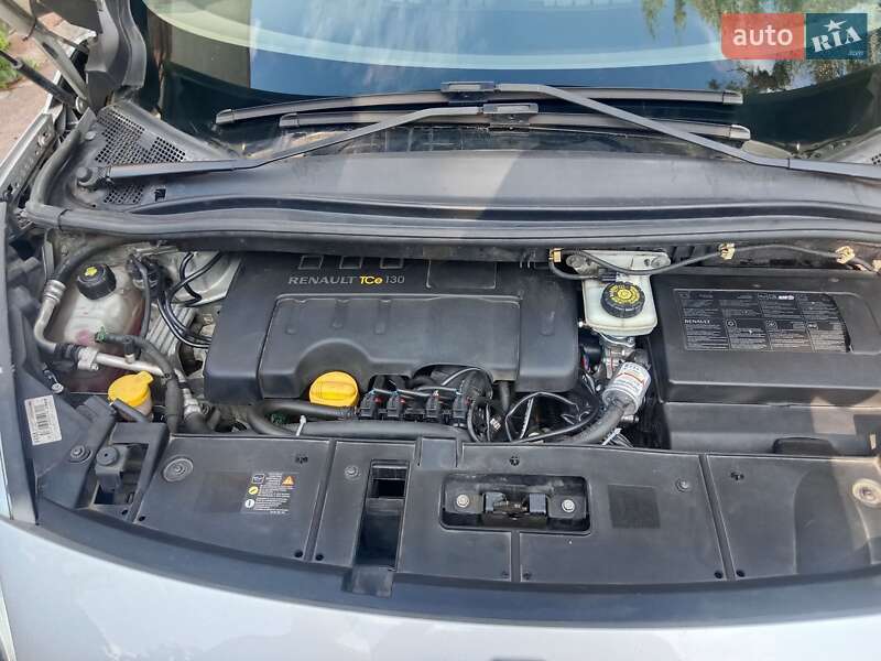 Минивэн Renault Scenic 2011 в Ромнах