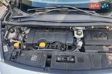 Минивэн Renault Scenic 2011 в 