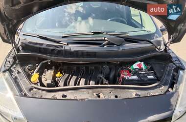 Минивэн Renault Scenic 2005 в 