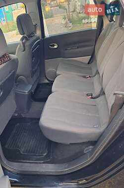 Минивэн Renault Scenic 2009 в 