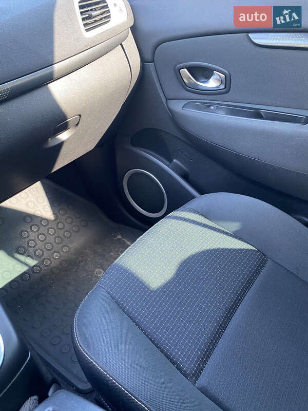 Минивэн Renault Scenic 2009 в Сумах