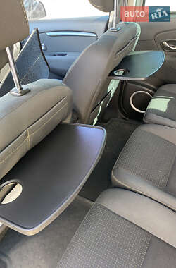 Минивэн Renault Scenic 2009 в 
