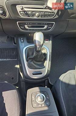 Минивэн Renault Scenic 2010 в 