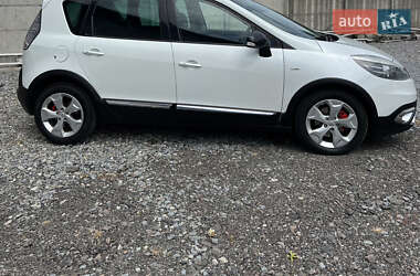 Минивэн Renault Scenic 2015 в 