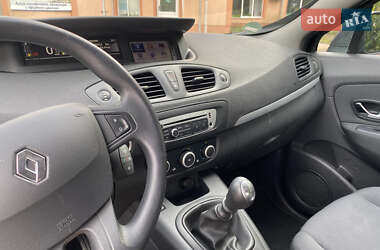Минивэн Renault Scenic 2012 в 