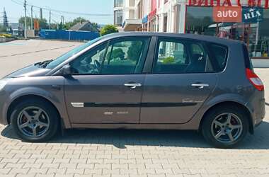 Минивэн Renault Scenic 2004 в 