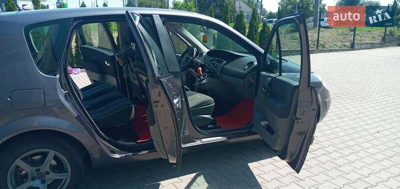 Минивэн Renault Scenic 2004 в Черновцах