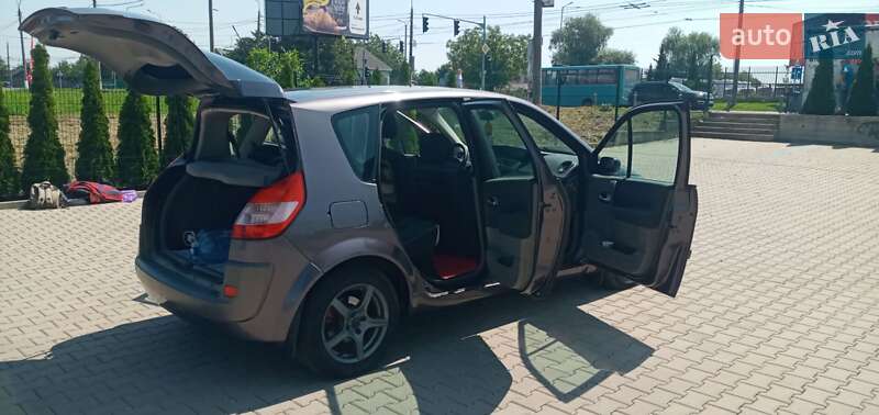 Минивэн Renault Scenic 2004 в Черновцах