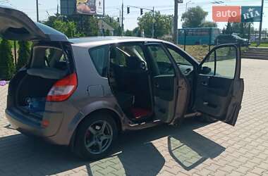 Минивэн Renault Scenic 2004 в 
