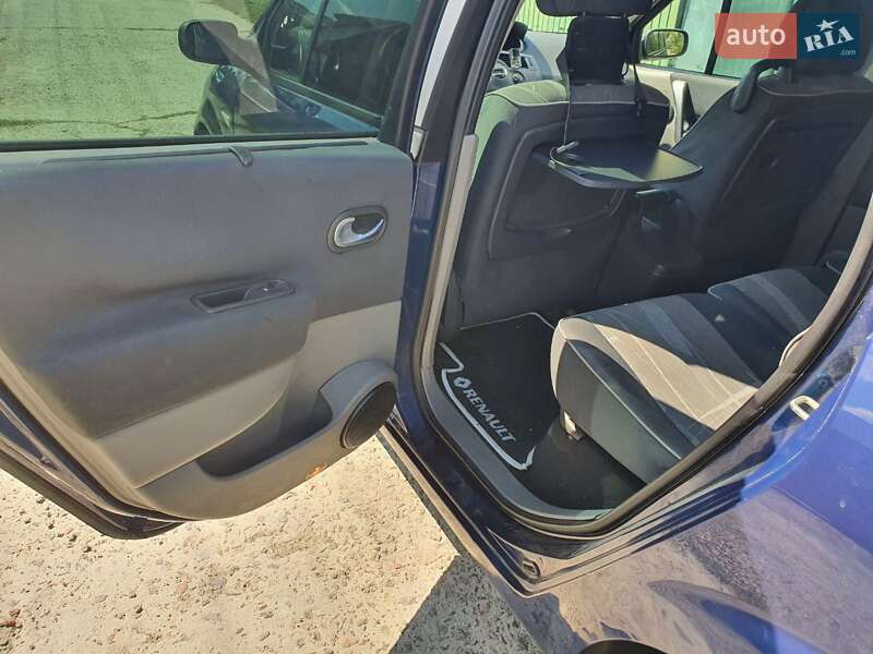 Минивэн Renault Scenic 2003 в Буче