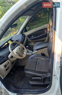 Минивэн Renault Scenic 2011 в 
