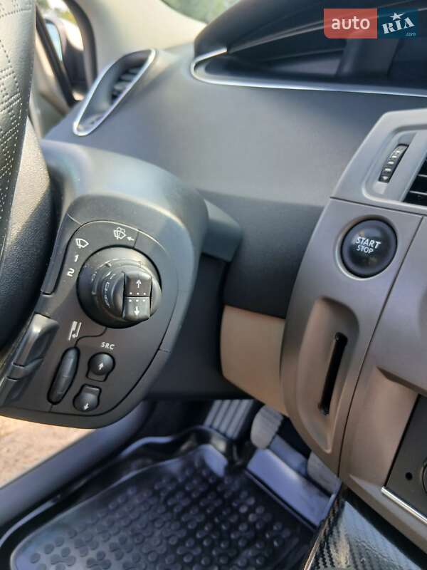 Мінівен Renault Scenic 2008 в Кіцмані фото 16 Мінівен Renault Scenic 2008 в Кіцмані