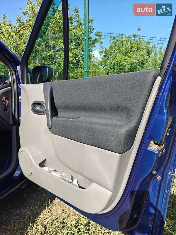 Минивэн Renault Scenic 2006 в Полтаве