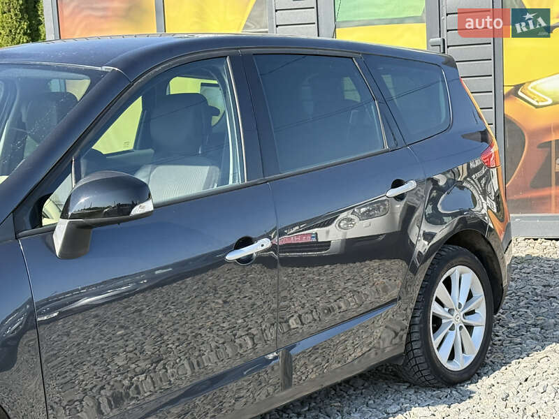 Минивэн Renault Scenic 2011 в Стрые