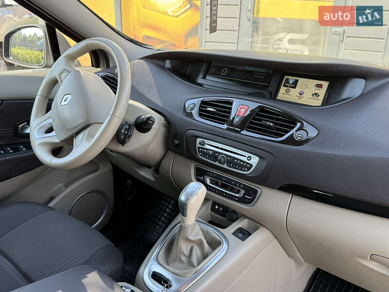 Минивэн Renault Scenic 2011 в Стрые