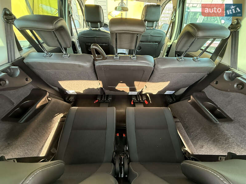 Минивэн Renault Scenic 2011 в Стрые
