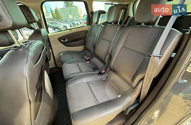 Минивэн Renault Scenic 2011 в 