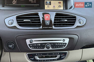 Минивэн Renault Scenic 2011 в 
