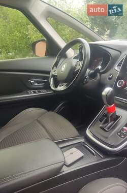 Минивэн Renault Scenic 2017 в 