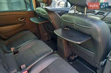 Минивэн Renault Scenic 2012 в 