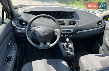 Минивэн Renault Scenic 2014 в 