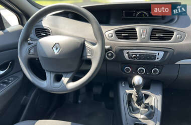 Минивэн Renault Scenic 2014 в 