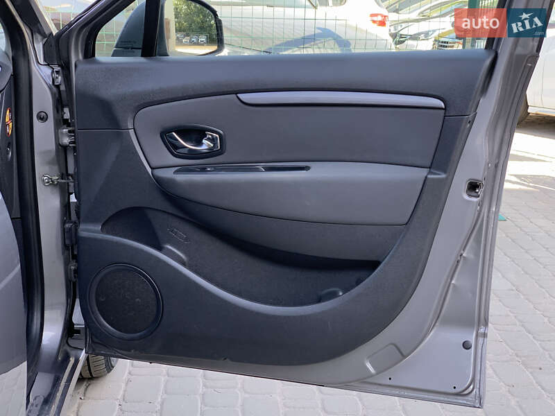 Минивэн Renault Scenic 2015 в Бердичеве