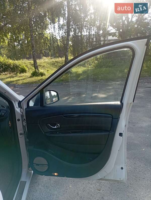 Минивэн Renault Scenic 2014 в Золочеве