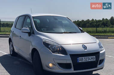 Минивэн Renault Scenic 2011 в 