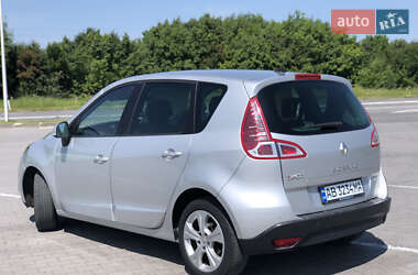 Минивэн Renault Scenic 2011 в 