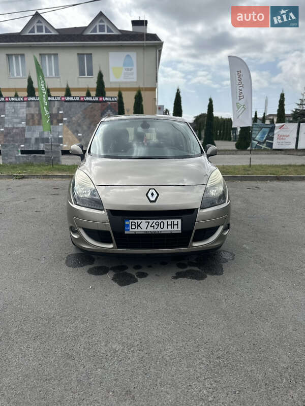 Минивэн Renault Scenic 2009 в Ровно