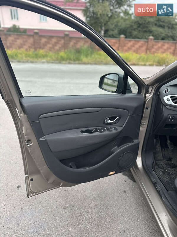 Минивэн Renault Scenic 2009 в Ровно