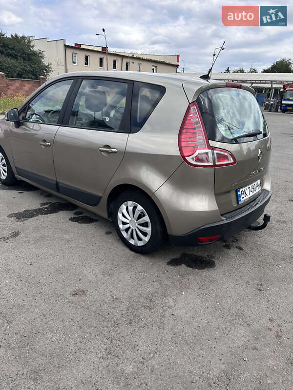 Минивэн Renault Scenic 2009 в Ровно
